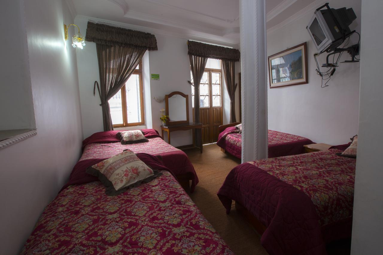 Hotel Plaza Del Teatro Кіто Екстер'єр фото